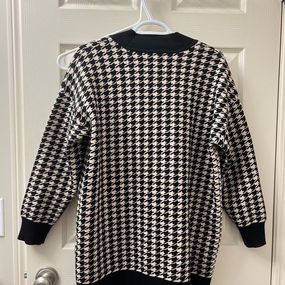 size 2 - Picture 3 of 4